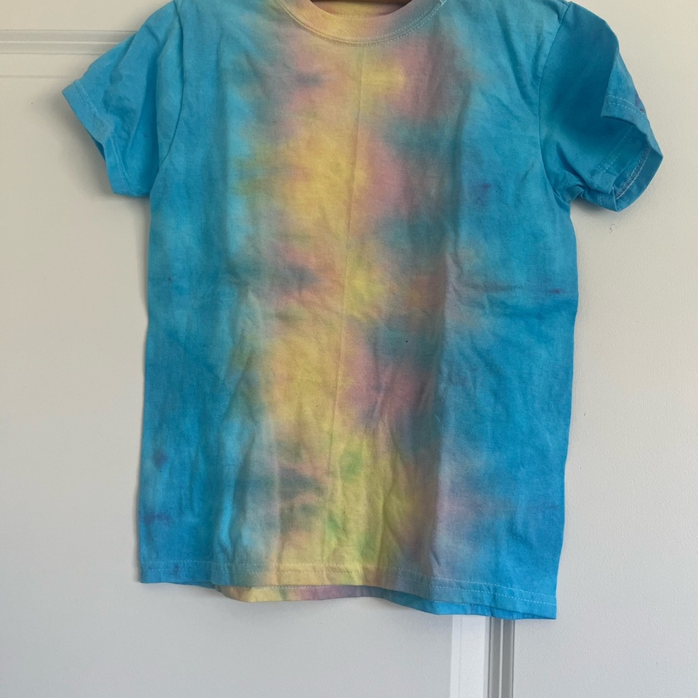 Hanes Tie-Dyed Blue and Yellow Short Sleeve Tee